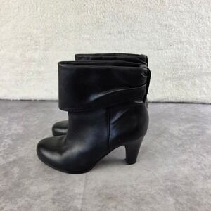 BCBGeneration Cesinaz Black Leather Fold Over Ankle Boots Size 7B PL-CESINAZ
